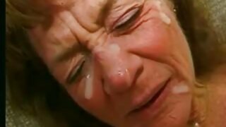 Голий порно онлайн безкоштовно секс на пляжі (громадський 4K сперма в дупі).