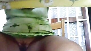 Дівчинка дрочить стрункими ногами. порно фільми безкоштовно
