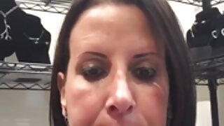 Дружина-повія мастурбувала в кінотеатрі секс відео безкоштовно на очах у свого чоловіка.
