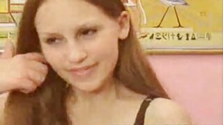 Допомогла чоловіку вимити порно онлайн безкоштовно його член з милом і кінчити